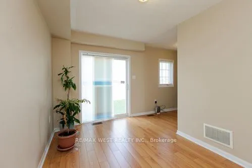 Photo 4 of 861 Bourne Crescent, Oshawa, Lakeview — HOMEH