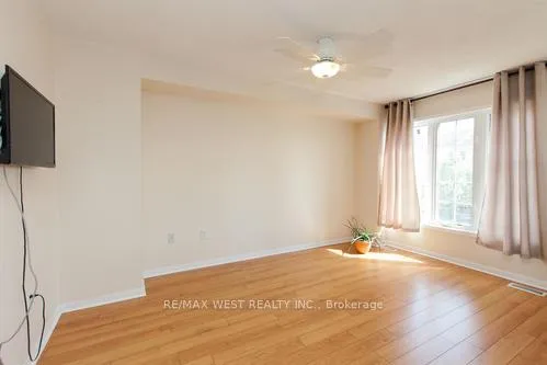 Photo 9 of 861 Bourne Crescent, Oshawa, Lakeview — HOMEH