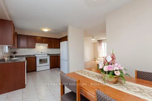 Photo 11 of 861 Bourne Crescent, Oshawa, Lakeview — HOMEH
