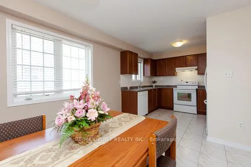 Photo 13 of 861 Bourne Crescent, Oshawa, Lakeview — HOMEH