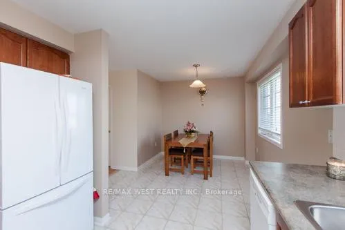 Photo 18 of 861 Bourne Crescent, Oshawa, Lakeview — HOMEH