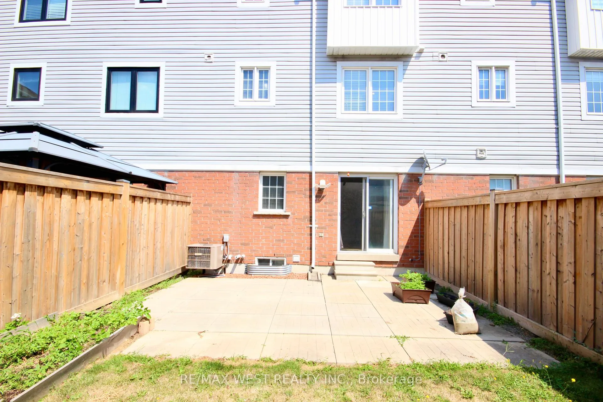 Photo 32 of 861 Bourne Crescent, Oshawa, Lakeview — HOMEH