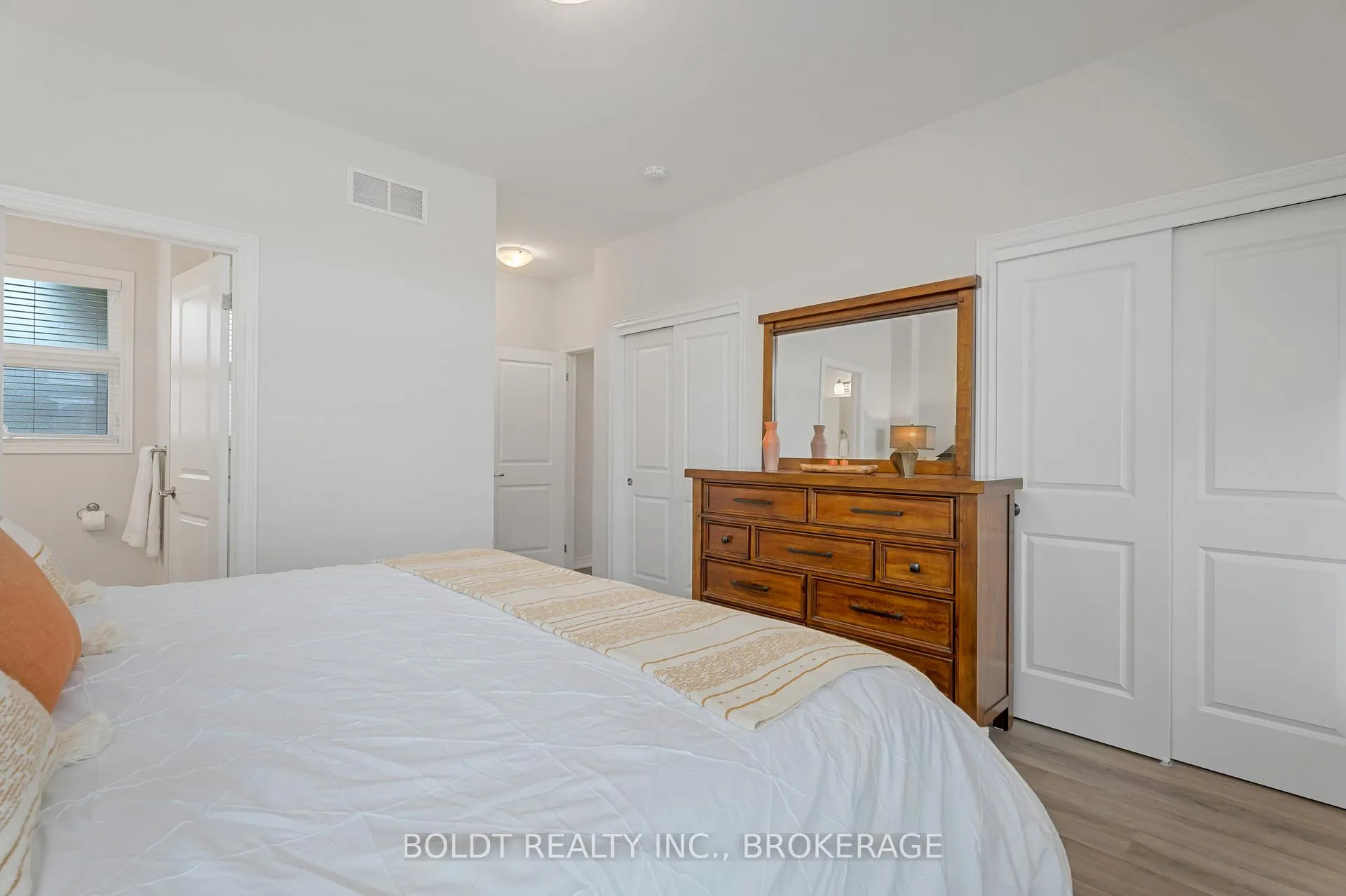 Photo 12 of 80 Summersides Boulevard, Pelham, Fonthill — HOMEH