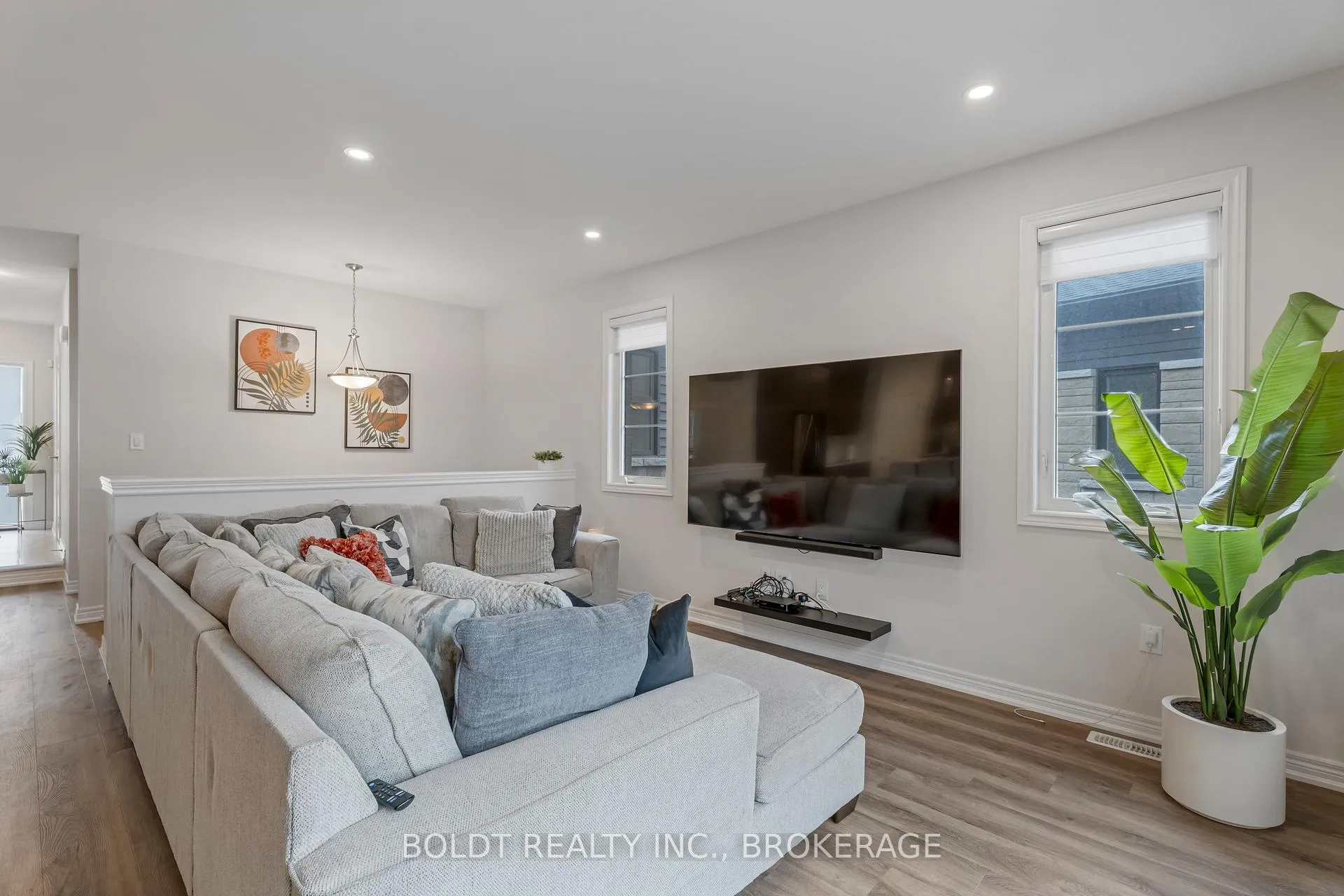 Photo 17 of 80 Summersides Boulevard, Pelham, Fonthill — HOMEH