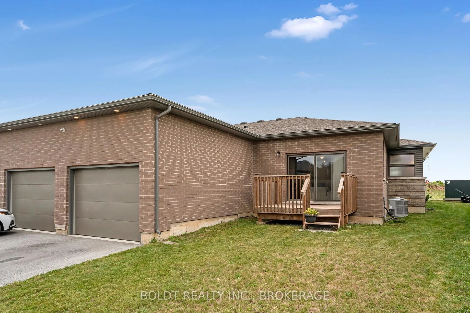 Photo 33 of 80 Summersides Boulevard, Pelham, Fonthill — HOMEH