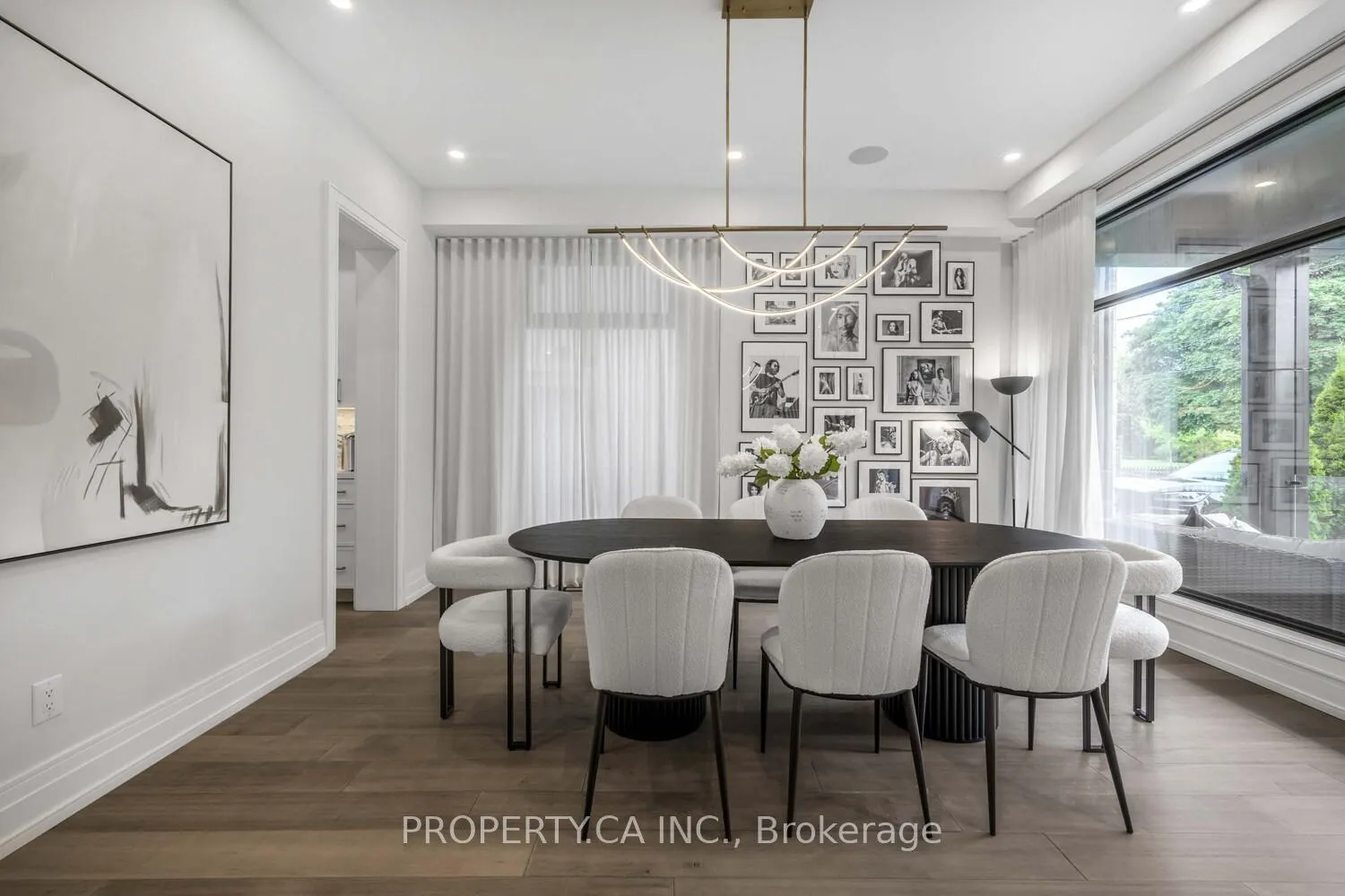 Photo 4 of 8 Manor Haven Road, Toronto, Englemount-Lawrence — HOMEH
