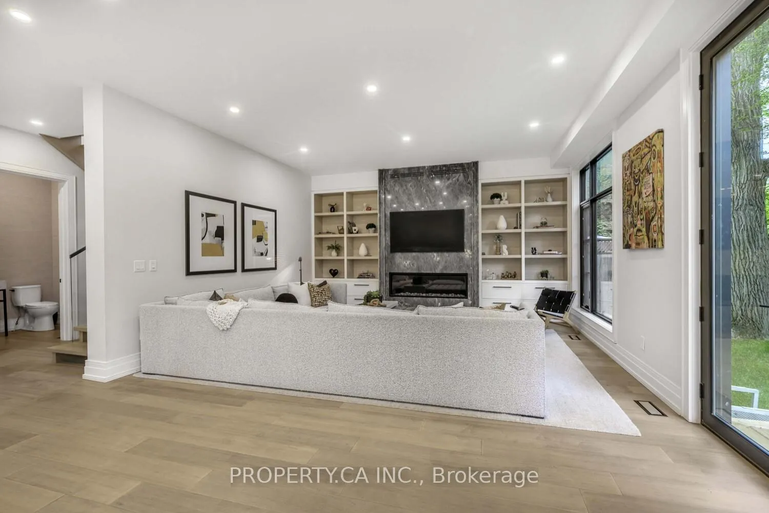 Photo 8 of 8 Manor Haven Road, Toronto, Englemount-Lawrence — HOMEH