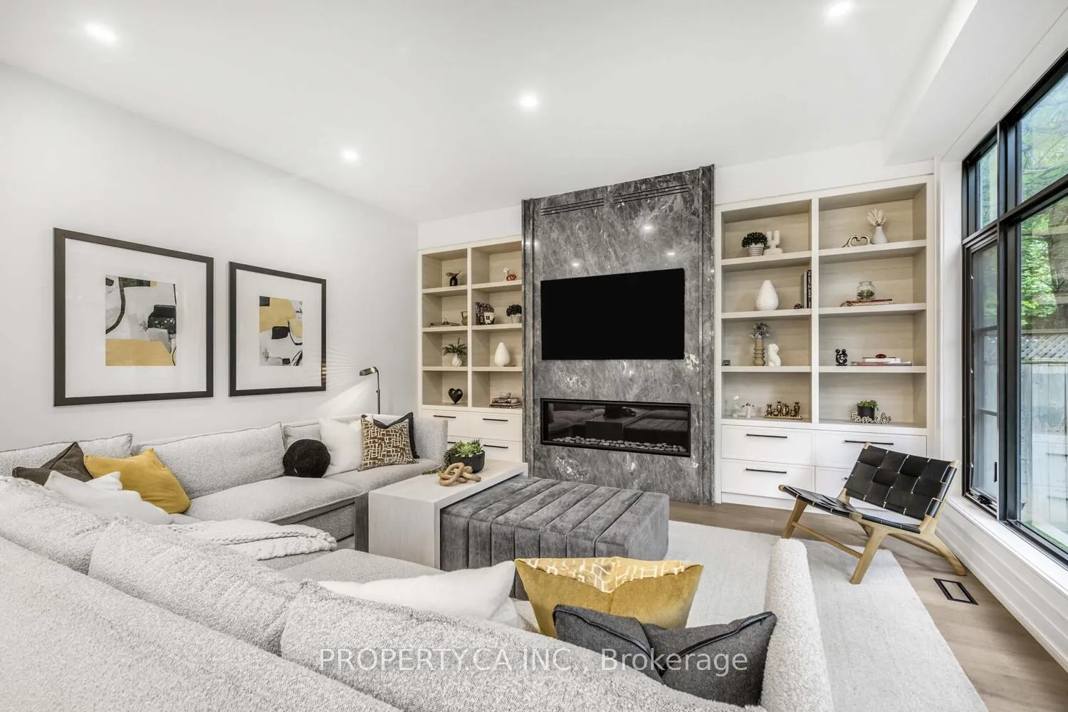 Photo 9 of 8 Manor Haven Road, Toronto, Englemount-Lawrence — HOMEH