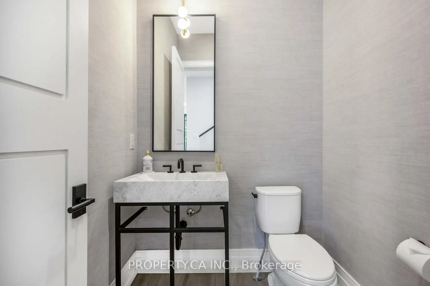 Photo 11 of 8 Manor Haven Road, Toronto, Englemount-Lawrence — HOMEH