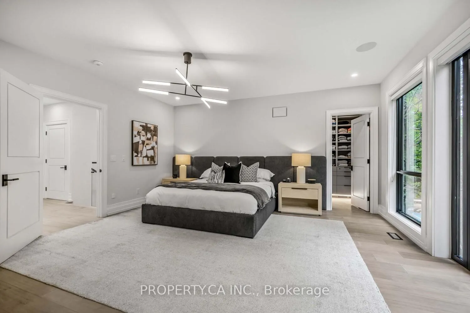 Photo 14 of 8 Manor Haven Road, Toronto, Englemount-Lawrence — HOMEH