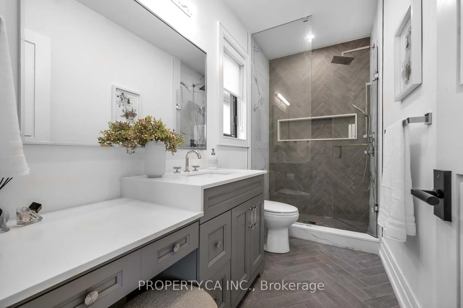 Photo 21 of 8 Manor Haven Road, Toronto, Englemount-Lawrence — HOMEH