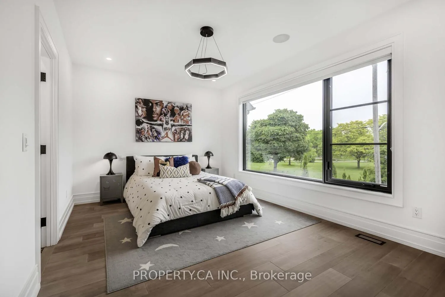 Photo 22 of 8 Manor Haven Road, Toronto, Englemount-Lawrence — HOMEH