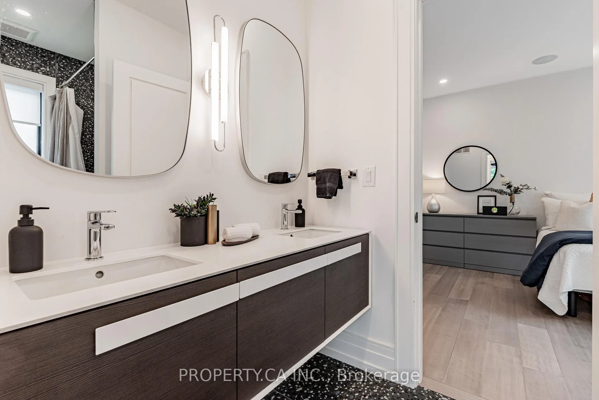 Photo 24 of 8 Manor Haven Road, Toronto, Englemount-Lawrence — HOMEH