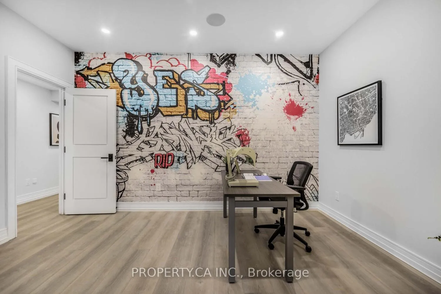 Photo 27 of 8 Manor Haven Road, Toronto, Englemount-Lawrence — HOMEH