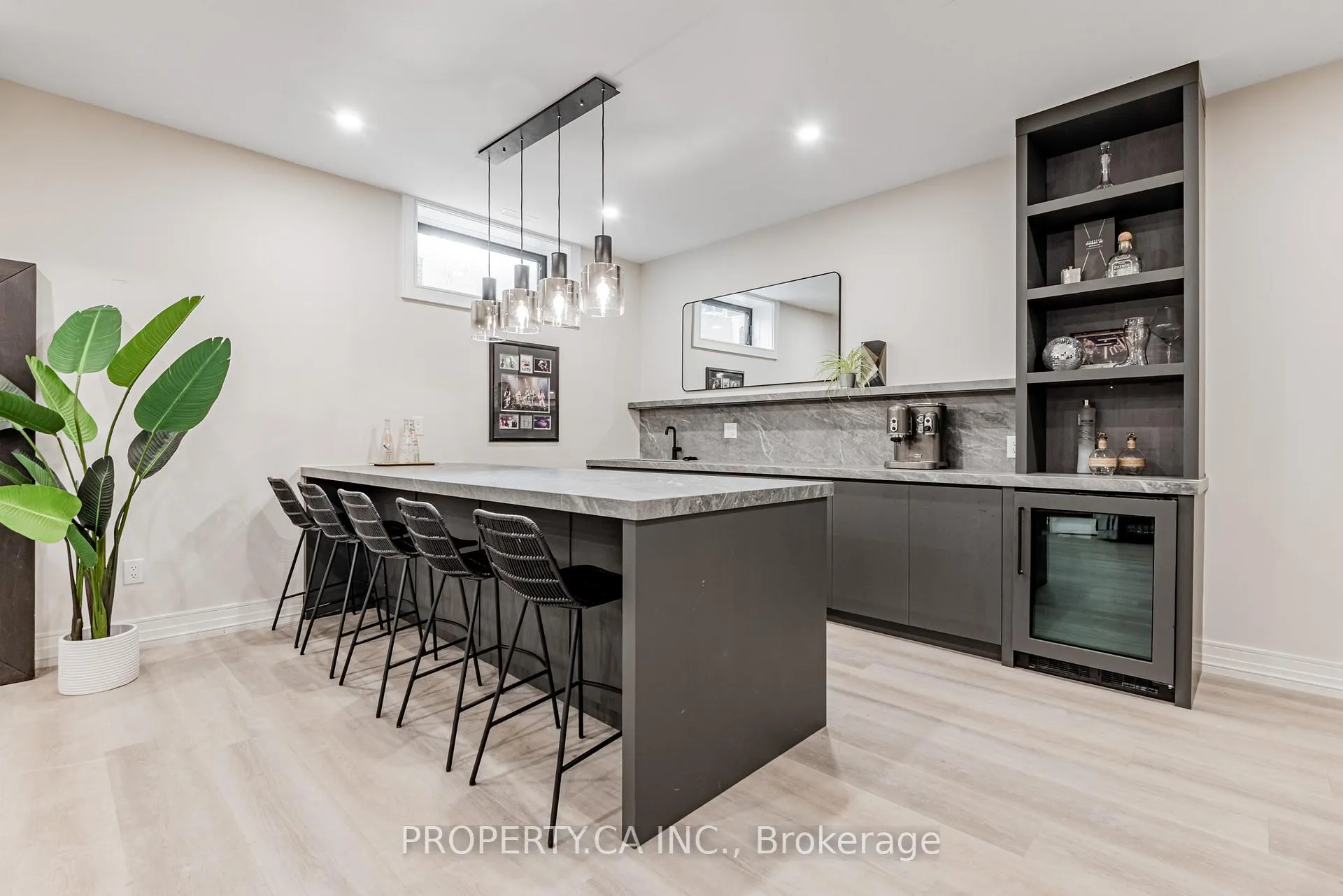 Photo 28 of 8 Manor Haven Road, Toronto, Englemount-Lawrence — HOMEH