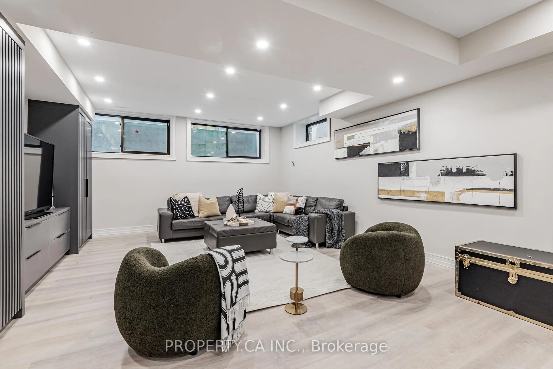 Photo 30 of 8 Manor Haven Road, Toronto, Englemount-Lawrence — HOMEH