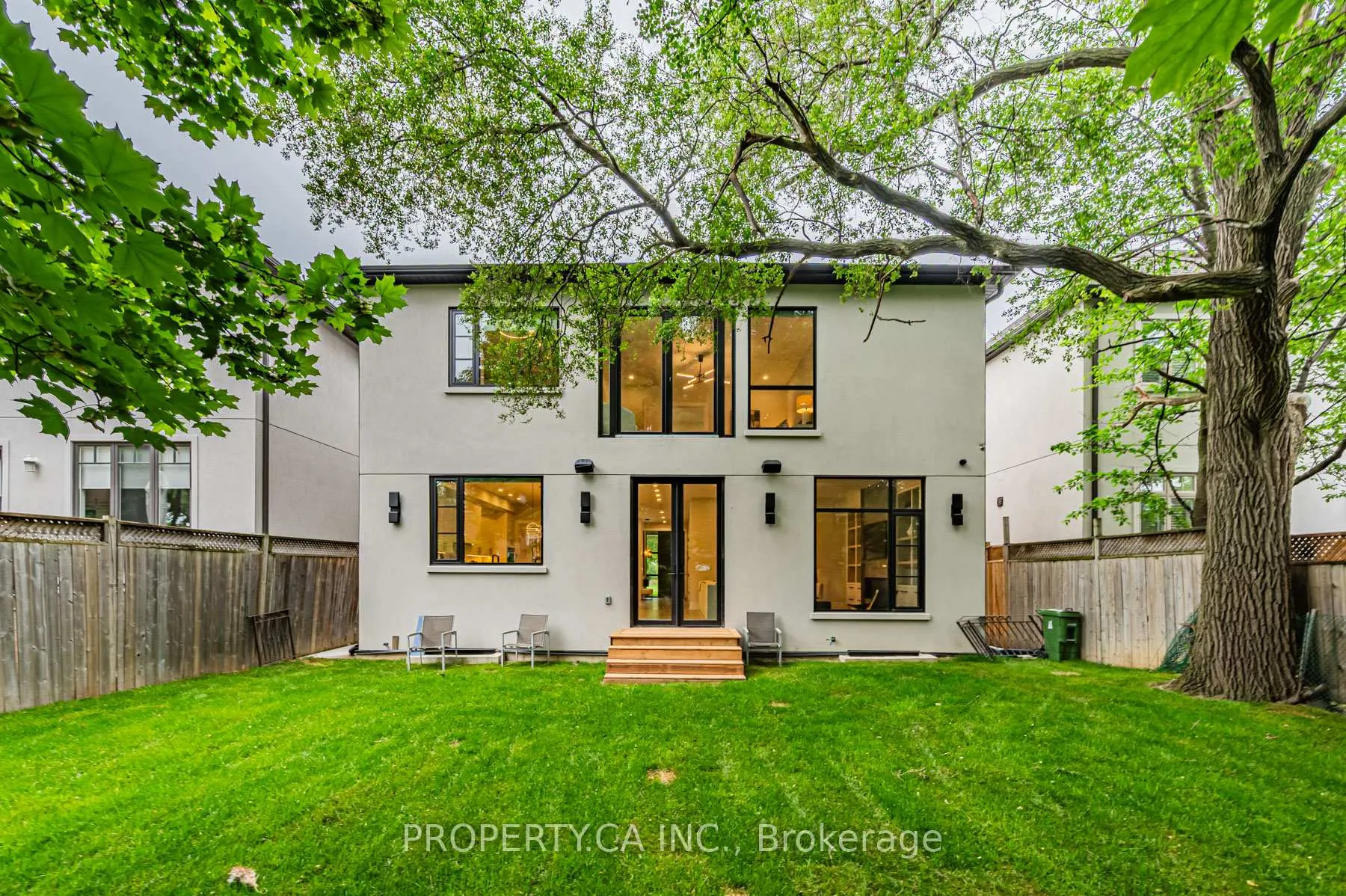 Photo 32 of 8 Manor Haven Road, Toronto, Englemount-Lawrence — HOMEH