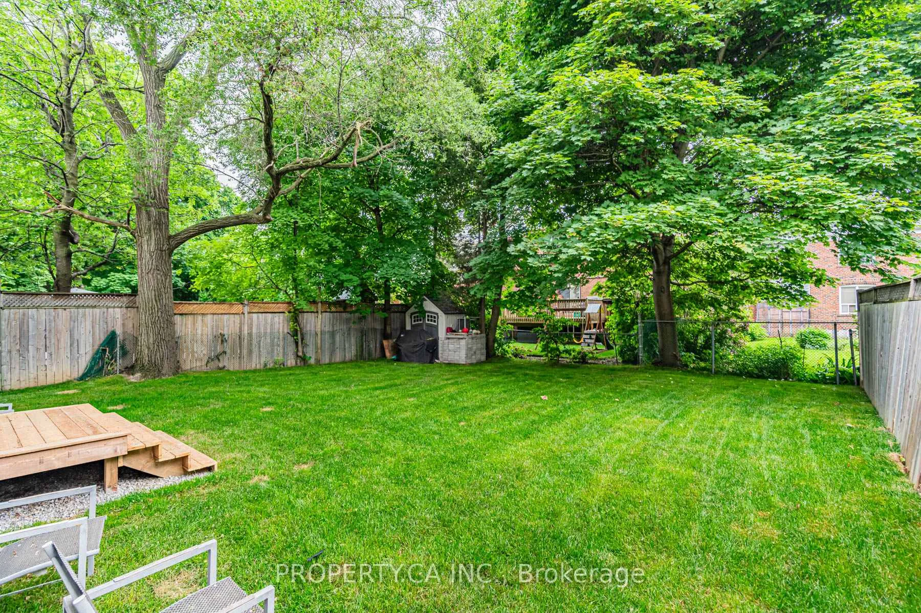 Photo 33 of 8 Manor Haven Road, Toronto, Englemount-Lawrence — HOMEH