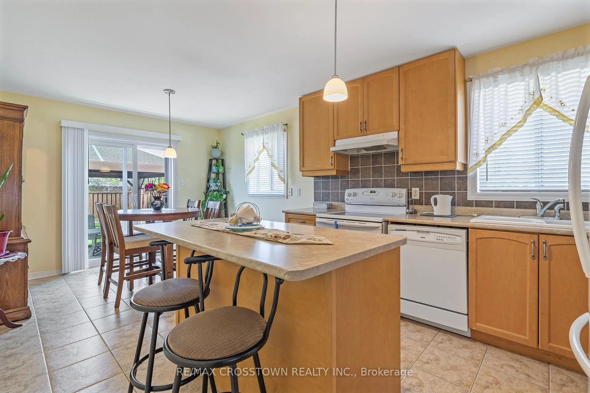 Photo 5 of 23 Stonemount Crescent, Essa, Angus — HOMEH
