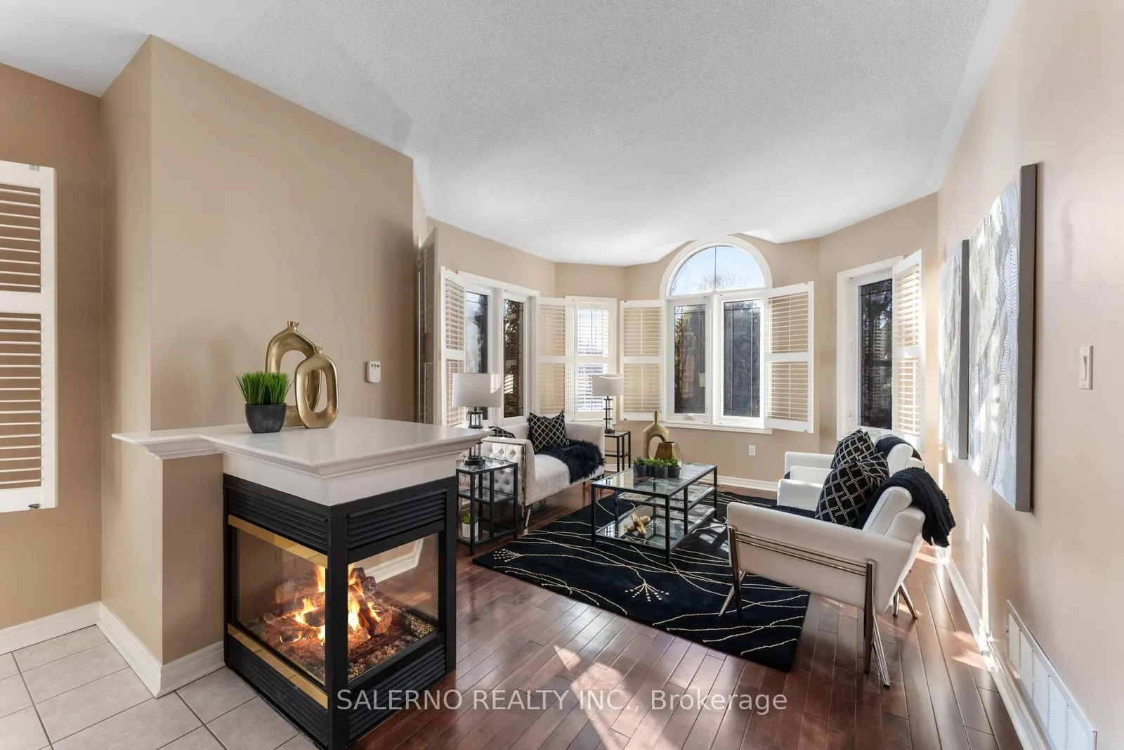 Photo 7 of 521 Cunningham Drive, Vaughan, Maple — HOMEH