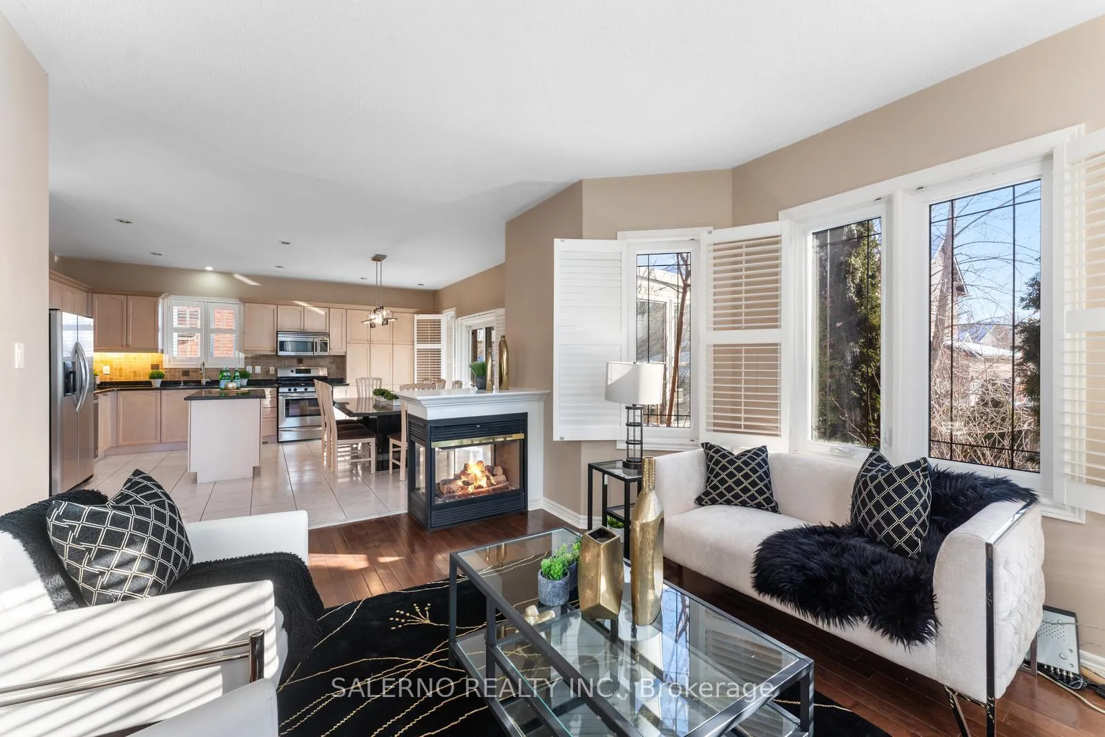Photo 9 of 521 Cunningham Drive, Vaughan, Maple — HOMEH