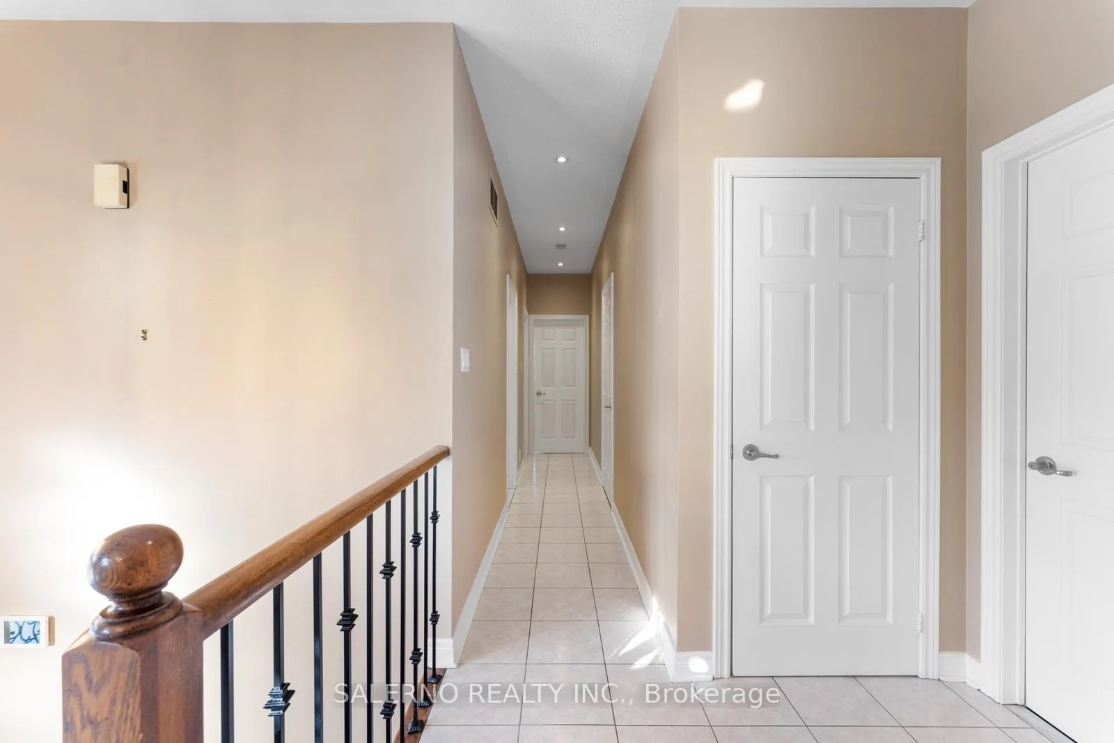 Photo 18 of 521 Cunningham Drive, Vaughan, Maple — HOMEH