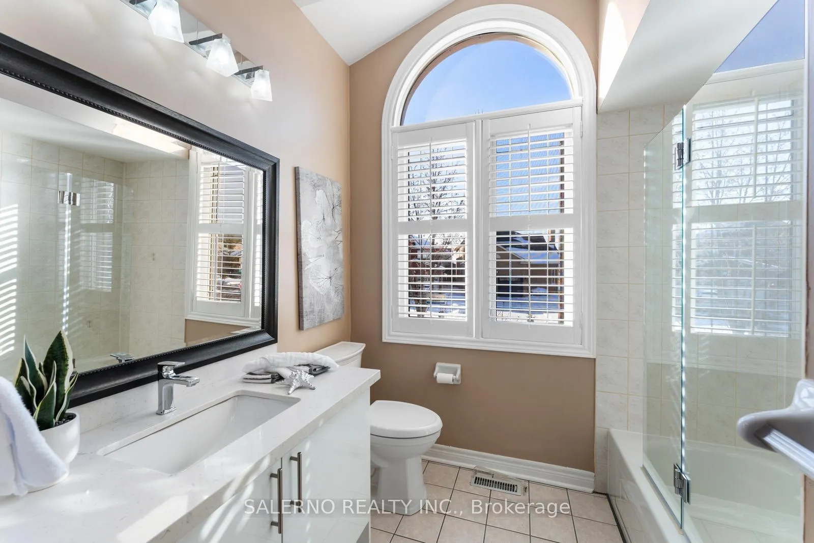 Photo 24 of 521 Cunningham Drive, Vaughan, Maple — HOMEH