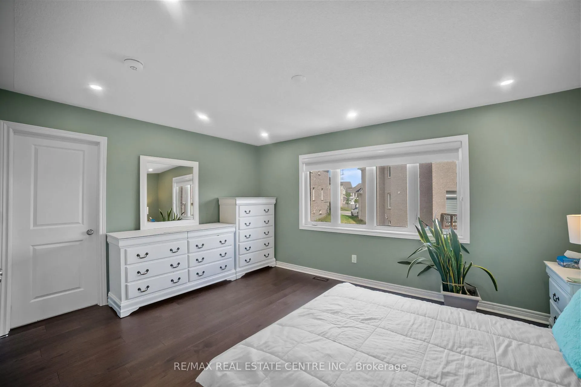 Photo 23 of 1106 Cactus Crescent, Pickering, Rural Pickering — HOMEH