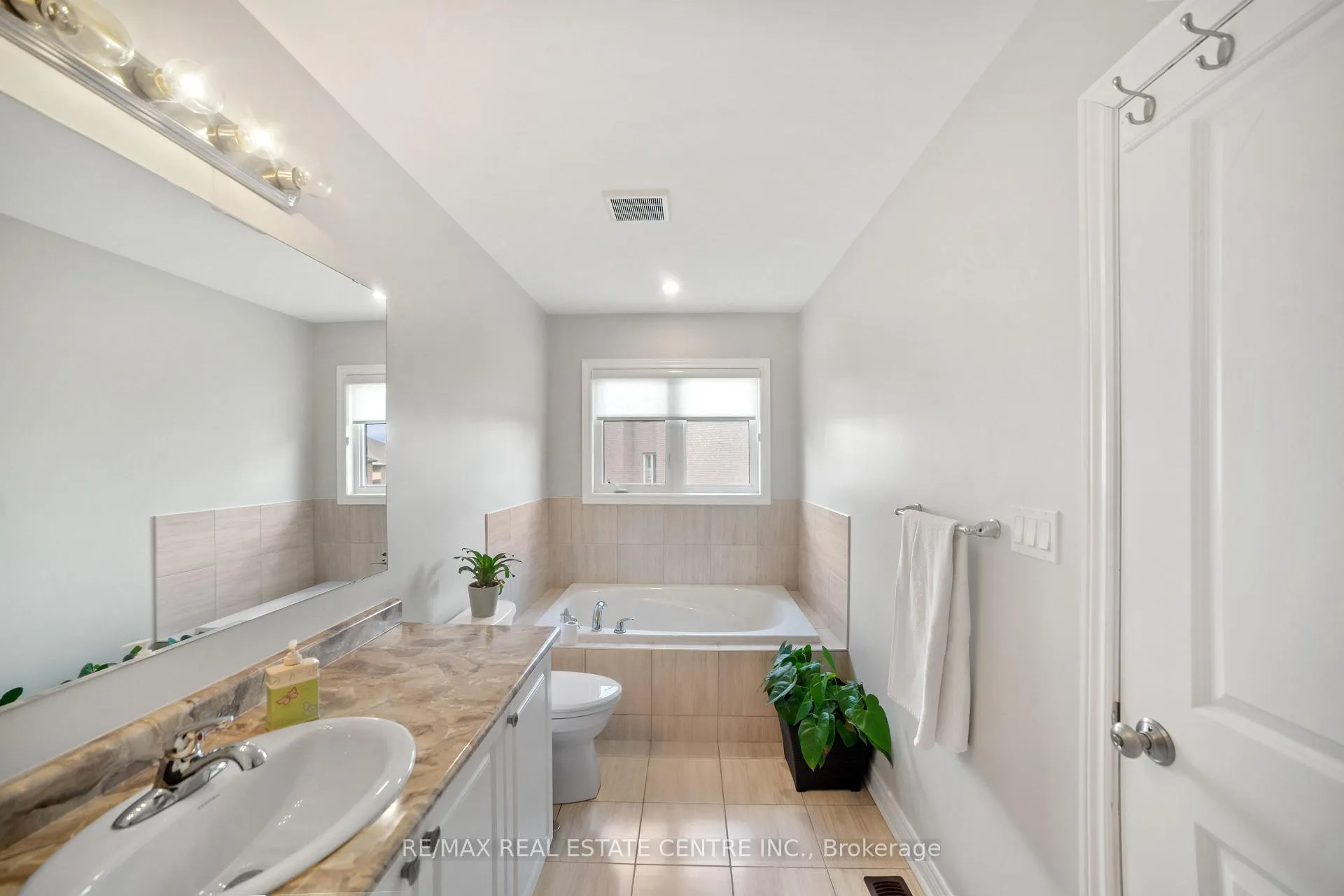 Photo 26 of 1106 Cactus Crescent, Pickering, Rural Pickering — HOMEH