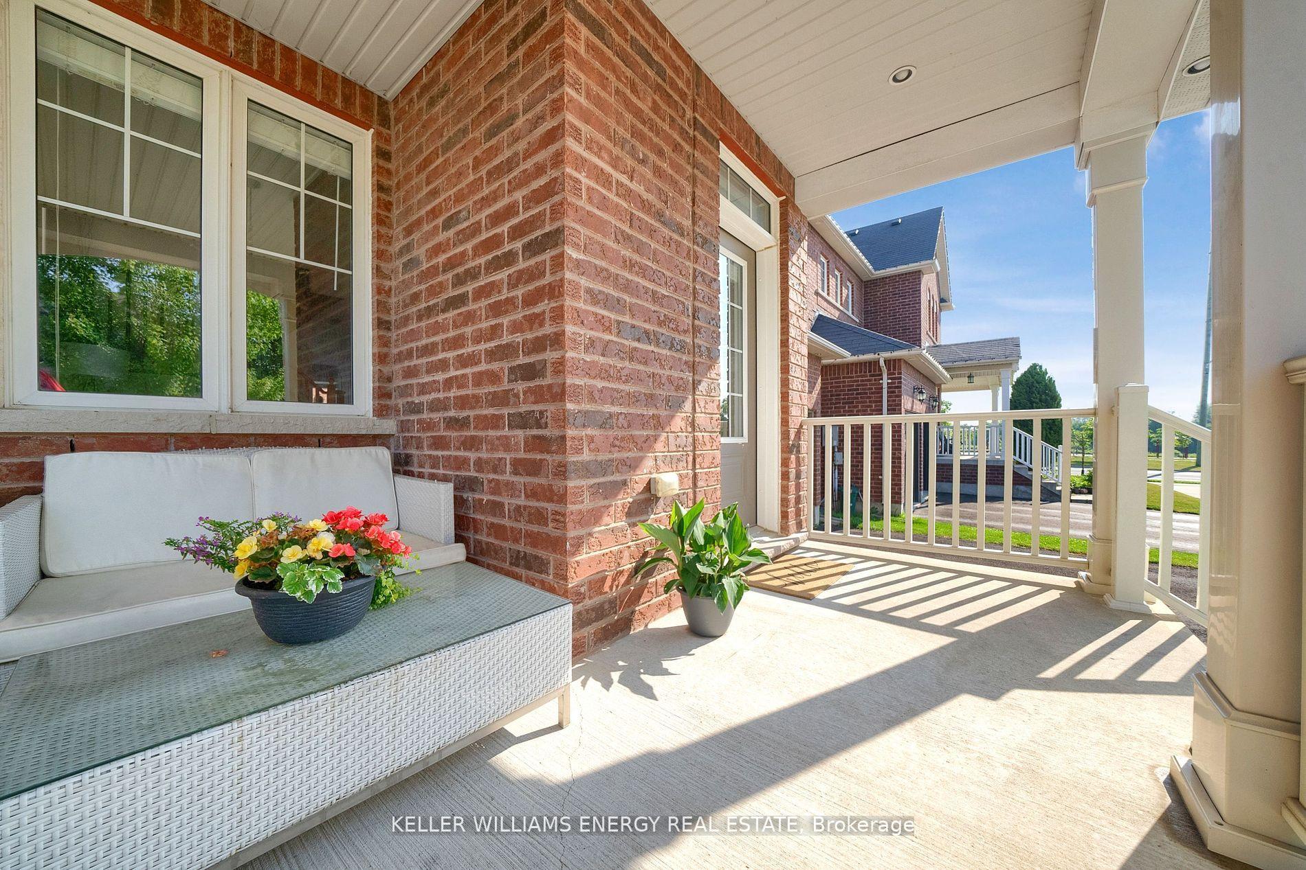 Photo 4 of 79 Sumersford Drive, Clarington, Bowmanville — HOMEH