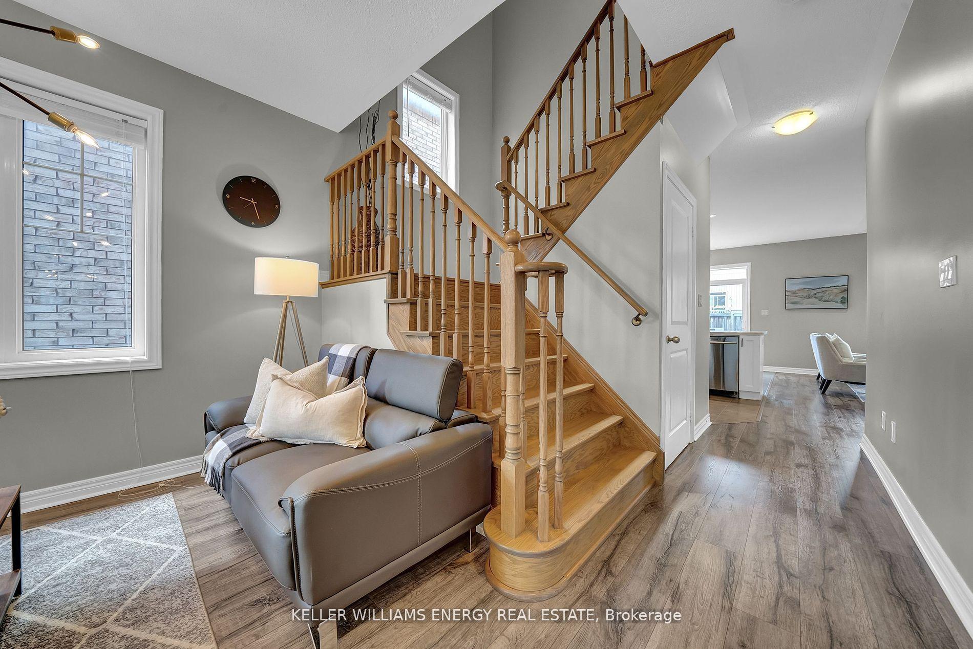 Photo 11 of 79 Sumersford Drive, Clarington, Bowmanville — HOMEH