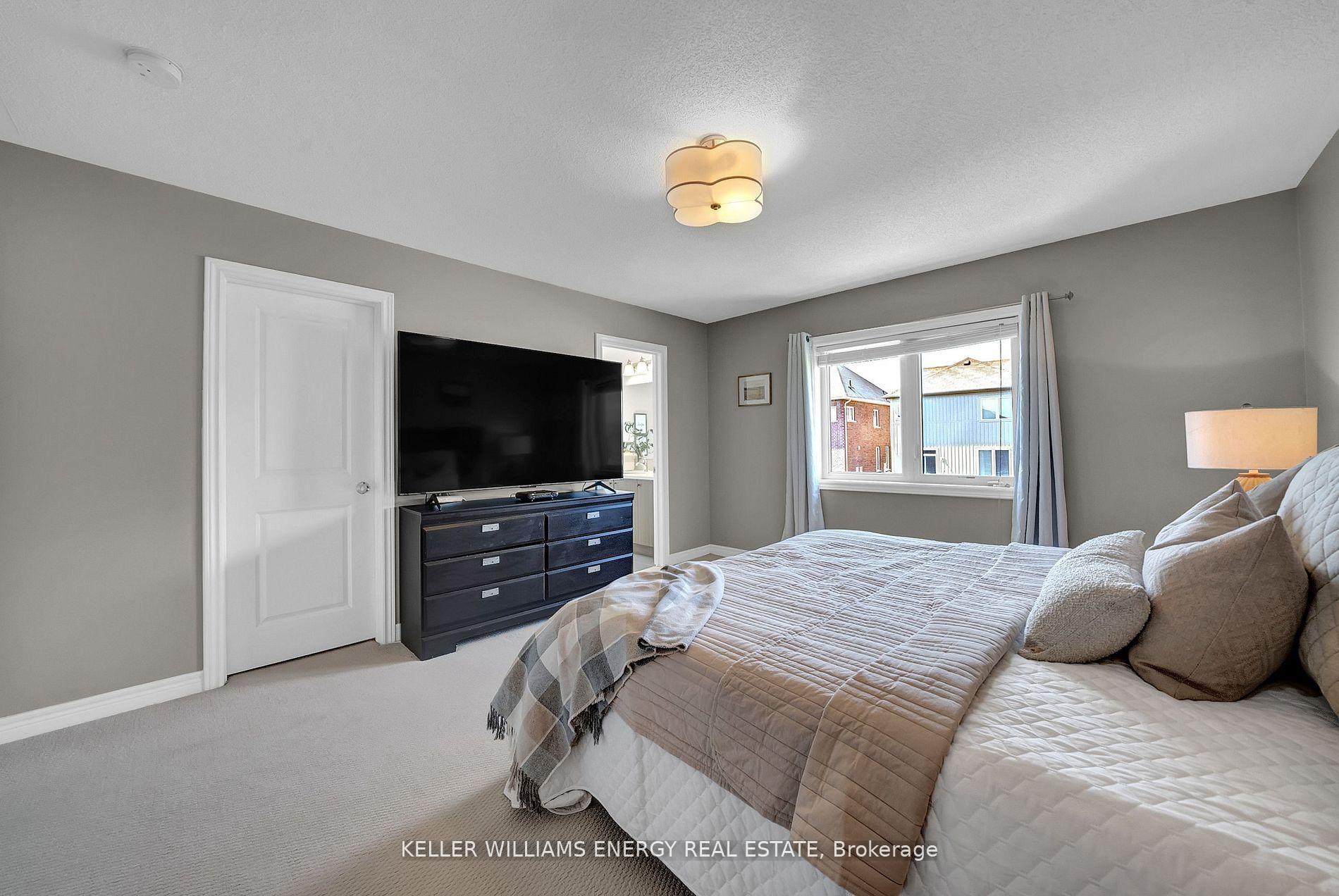 Photo 29 of 79 Sumersford Drive, Clarington, Bowmanville — HOMEH