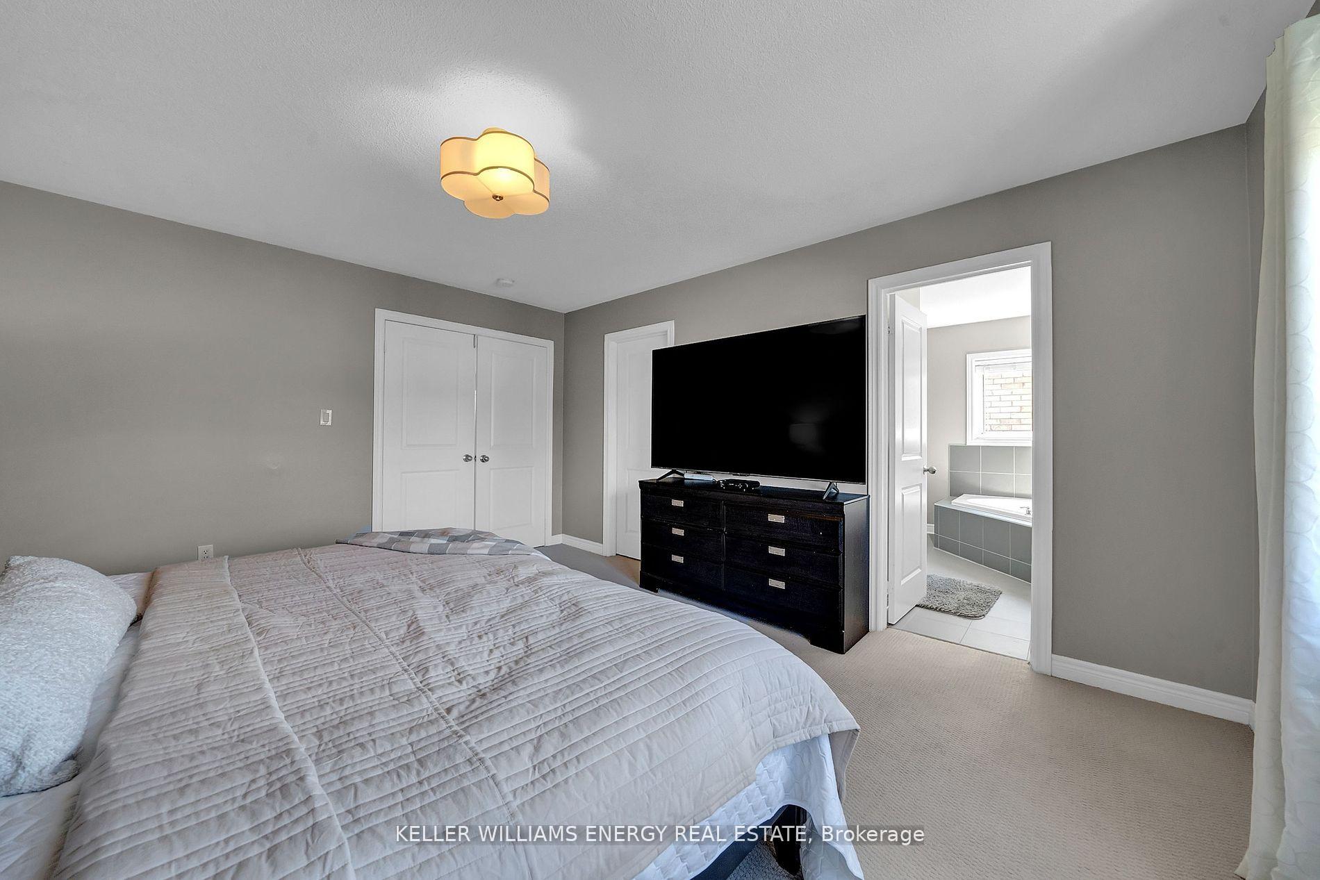 Photo 30 of 79 Sumersford Drive, Clarington, Bowmanville — HOMEH