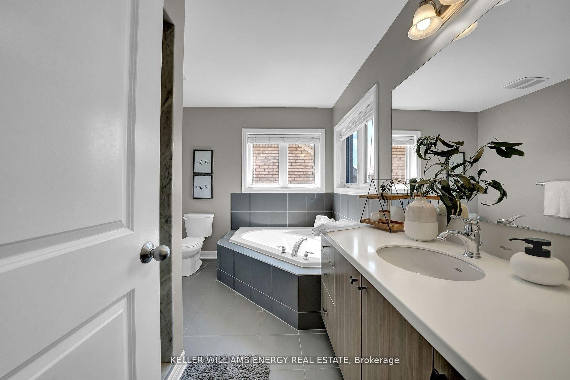 Photo 31 of 79 Sumersford Drive, Clarington, Bowmanville — HOMEH