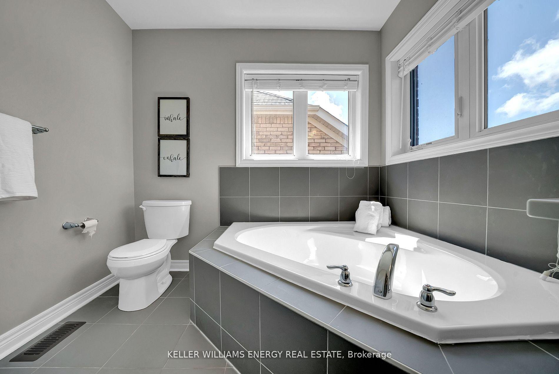 Photo 32 of 79 Sumersford Drive, Clarington, Bowmanville — HOMEH