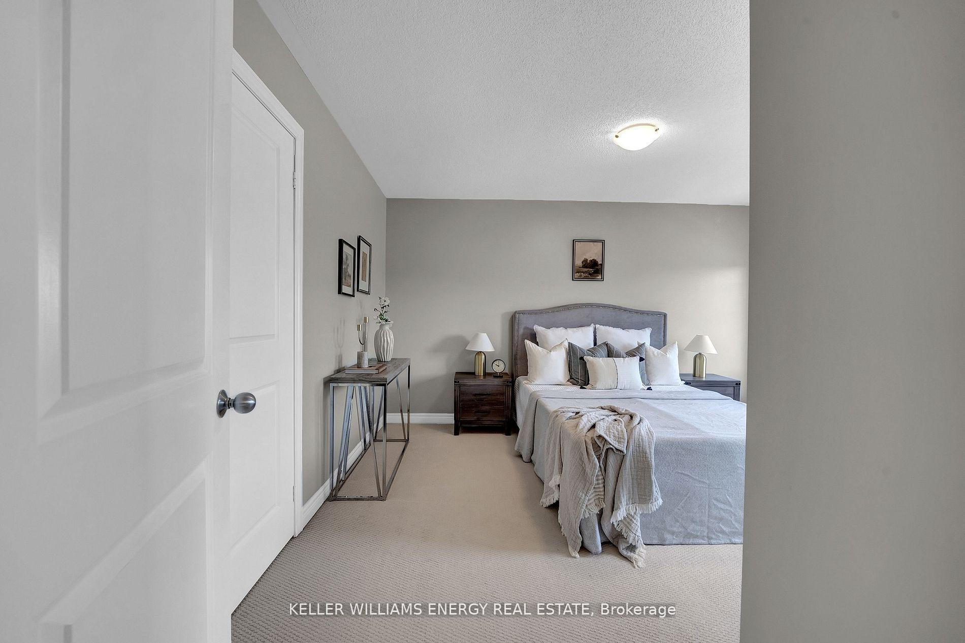 Photo 39 of 79 Sumersford Drive, Clarington, Bowmanville — HOMEH