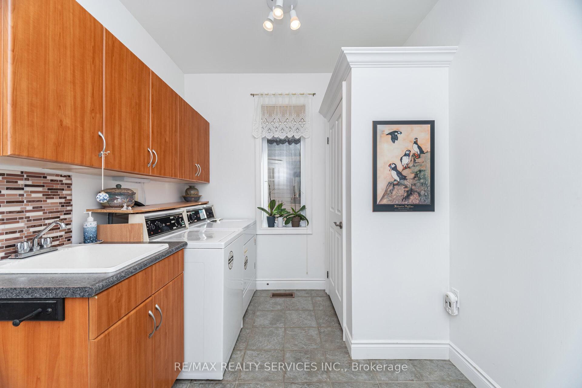 Photo 16 of 24 Putney Road, Caledon, Caledon East — HOMEH