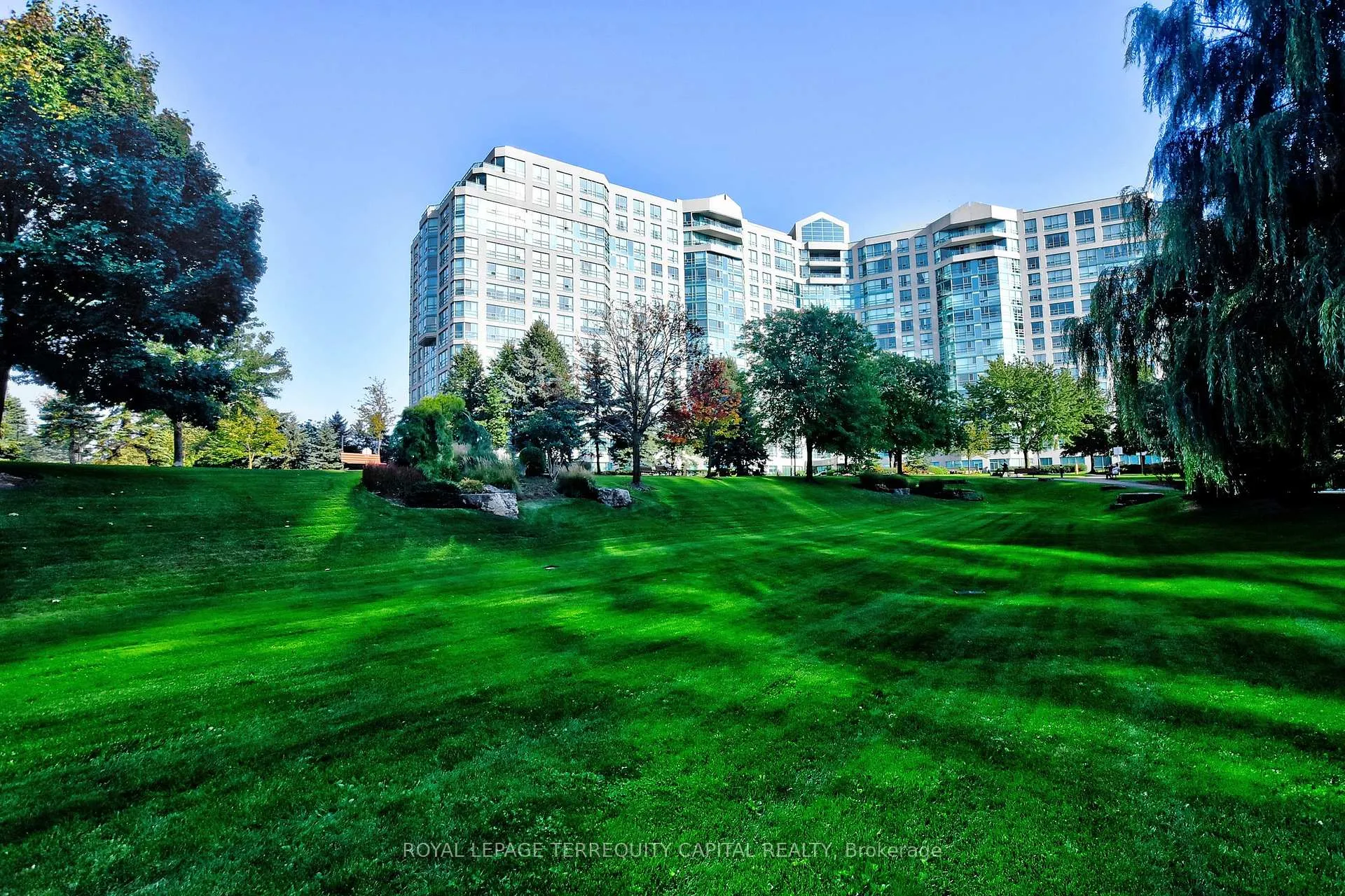 Front of Unit 1319, 7825 Bayview Avenue