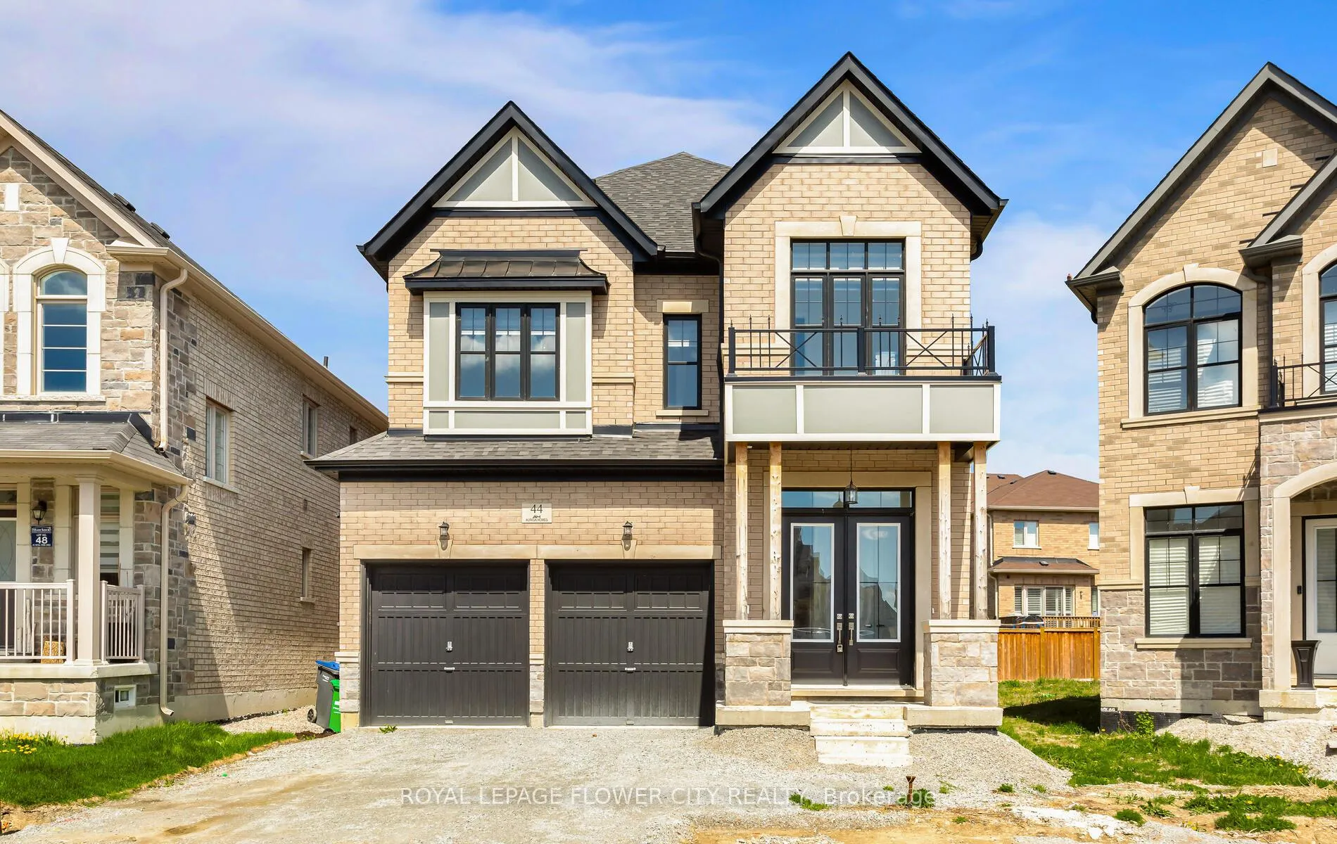 Photo 2 of 44 Royal Fern Crescent, Caledon, Rural Caledon — HOMEH