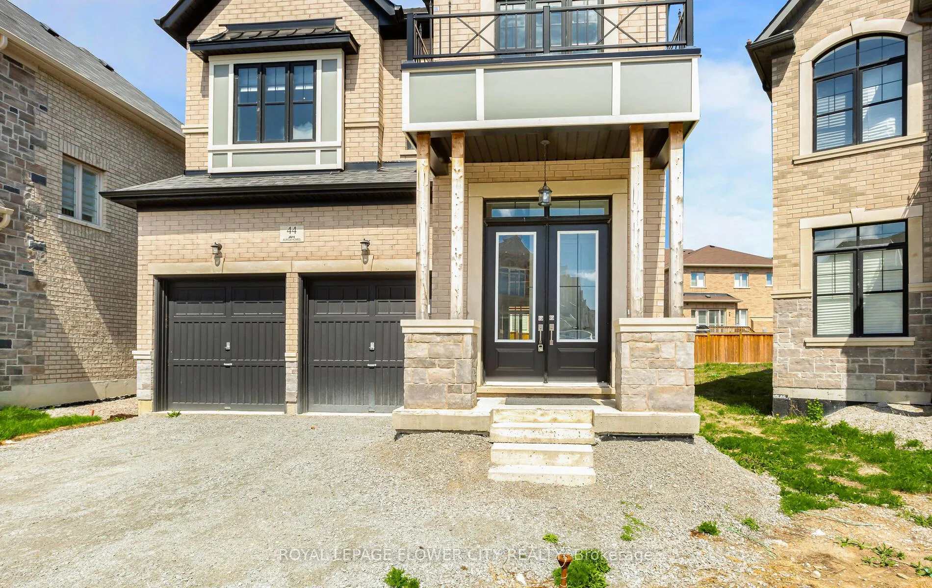 Photo 3 of 44 Royal Fern Crescent, Caledon, Rural Caledon — HOMEH
