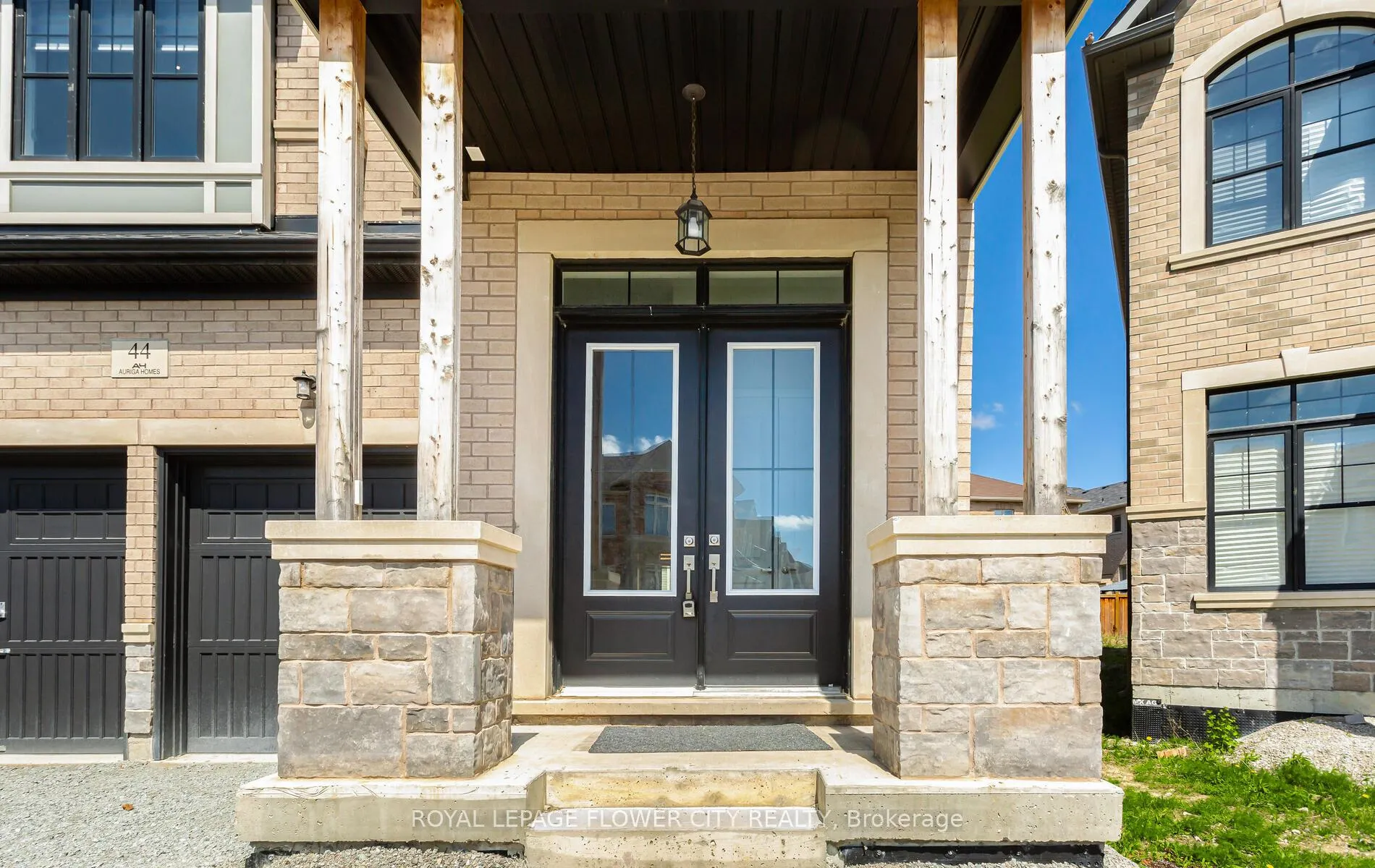 Photo 4 of 44 Royal Fern Crescent, Caledon, Rural Caledon — HOMEH