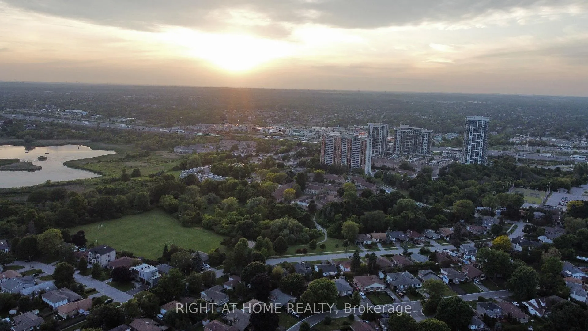 Photo 13 of 1294 Old Orchard Avenue, Pickering, Bay Ridges — HOMEH