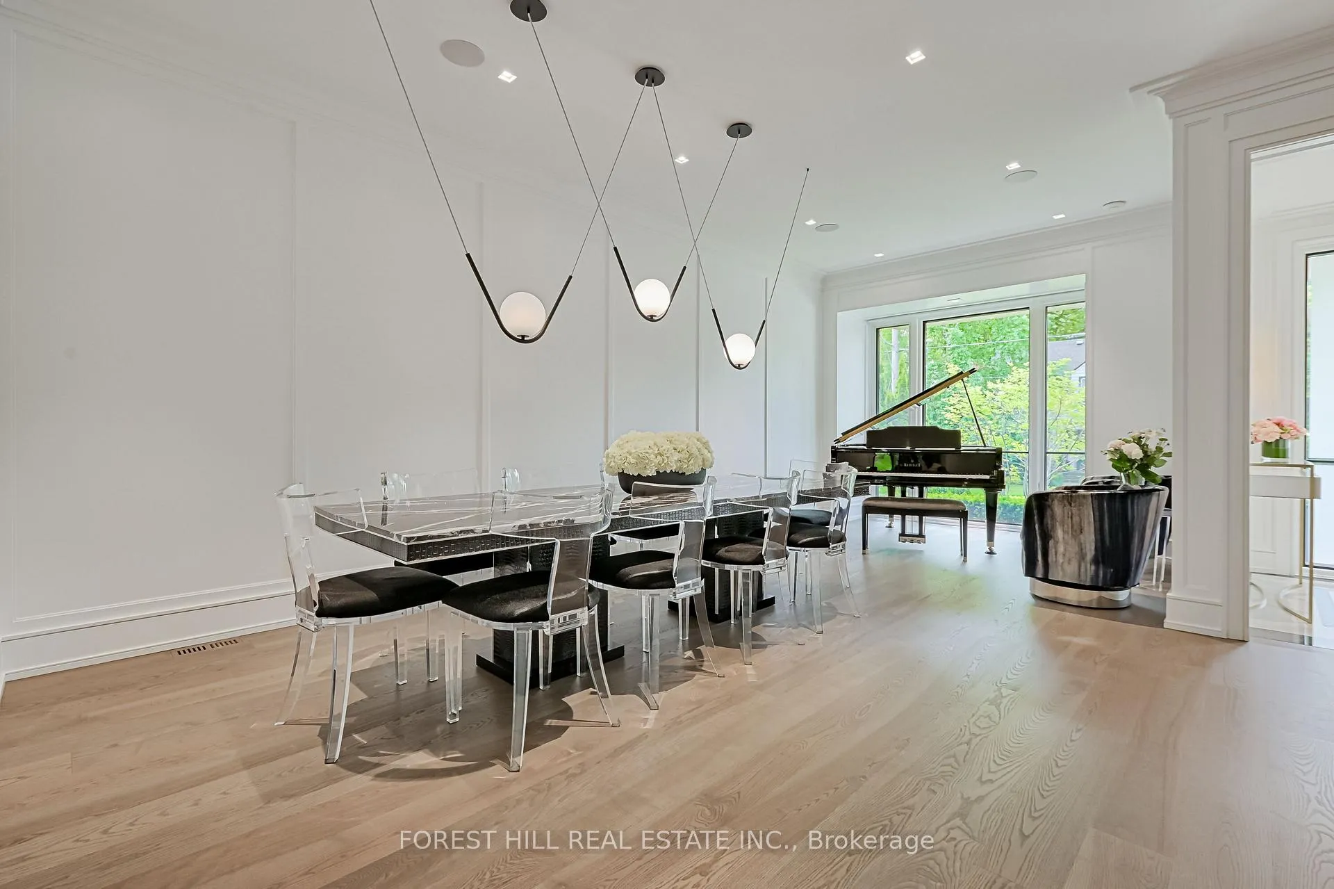 Photo 5 of 14 Oriole Gardens, Toronto, Yonge-St. Clair — HOMEH