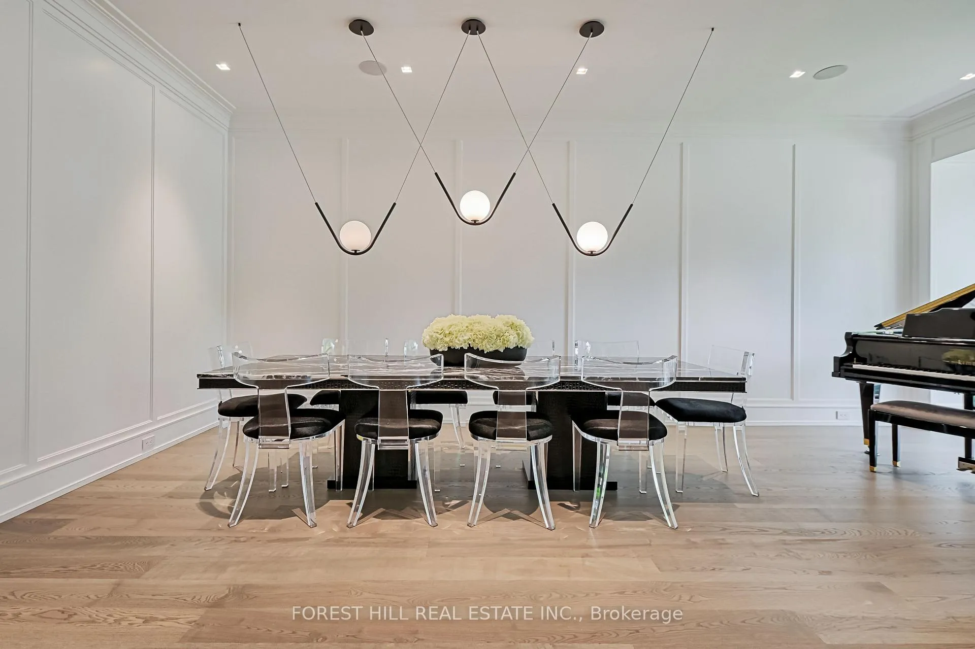 Photo 7 of 14 Oriole Gardens, Toronto, Yonge-St. Clair — HOMEH