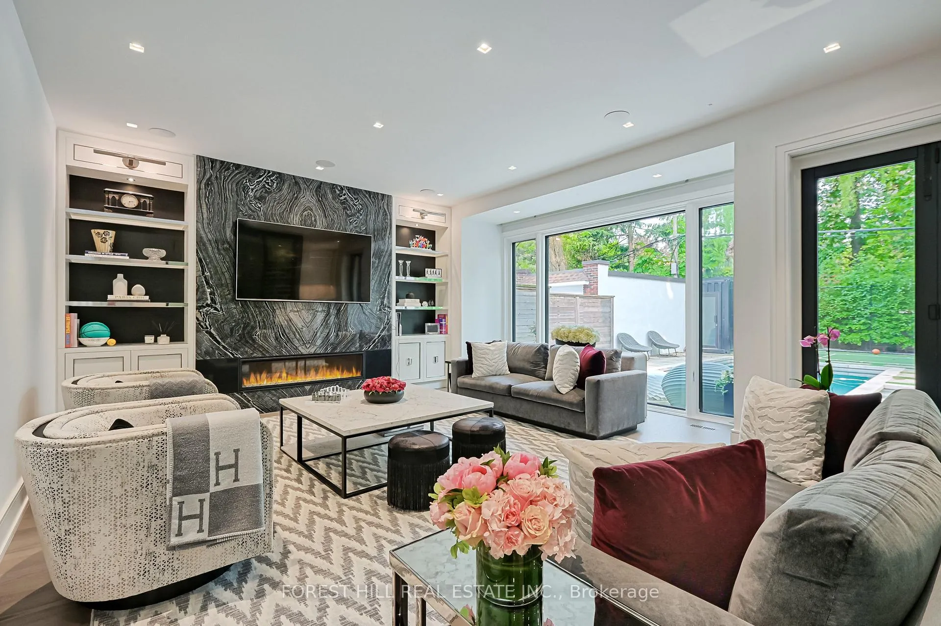 Photo 16 of 14 Oriole Gardens, Toronto, Yonge-St. Clair — HOMEH
