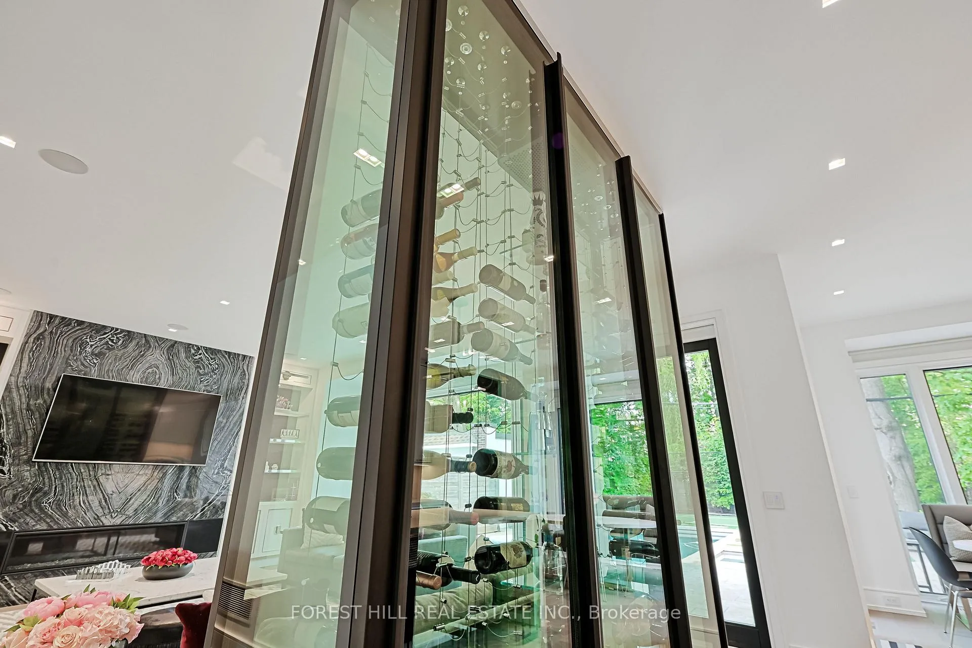 Photo 18 of 14 Oriole Gardens, Toronto, Yonge-St. Clair — HOMEH