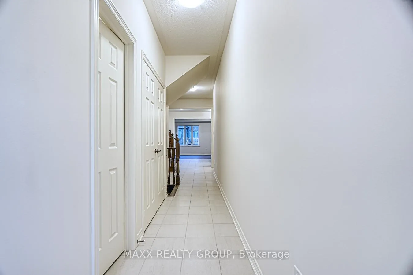 Photo 5 of 297 Great Falls Boulevard, Hamilton, Waterdown — HOMEH