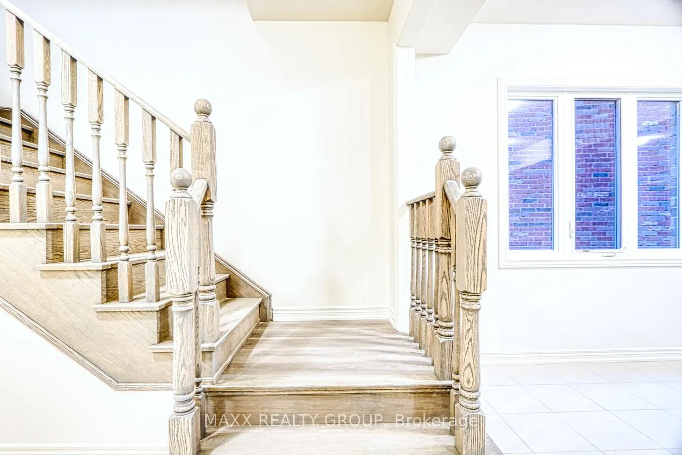 Photo 6 of 297 Great Falls Boulevard, Hamilton, Waterdown — HOMEH