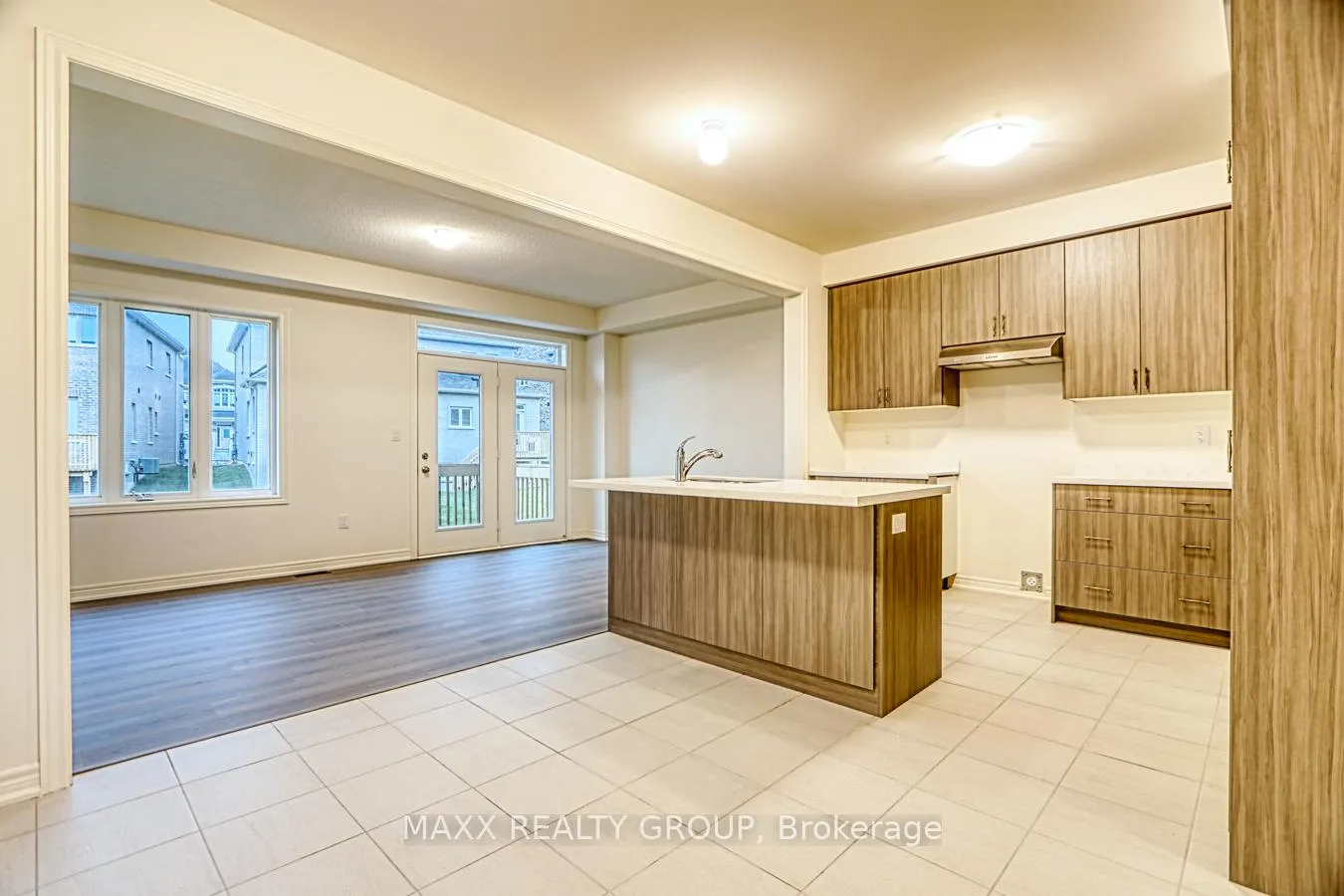 Photo 10 of 297 Great Falls Boulevard, Hamilton, Waterdown — HOMEH