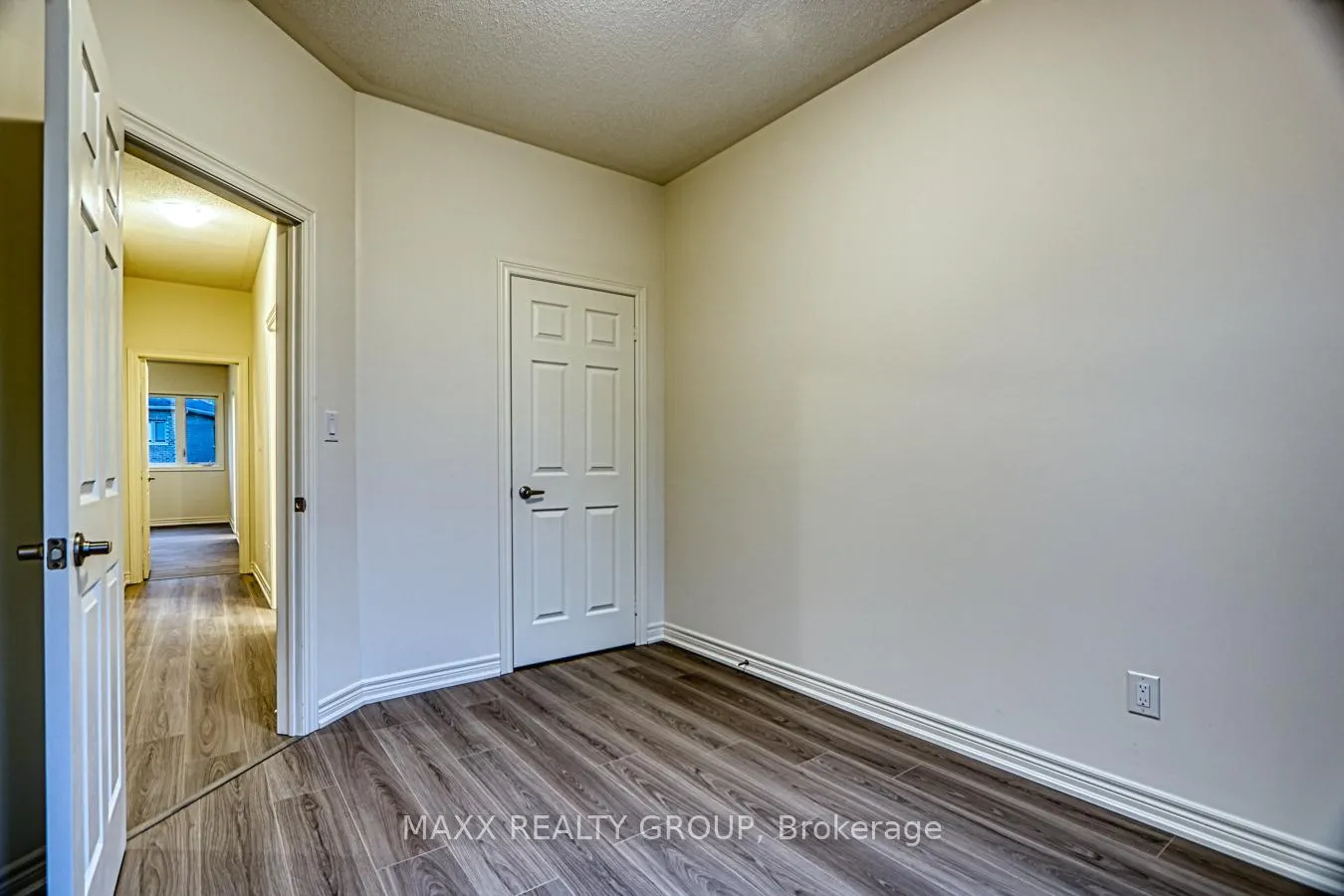 Photo 18 of 297 Great Falls Boulevard, Hamilton, Waterdown — HOMEH